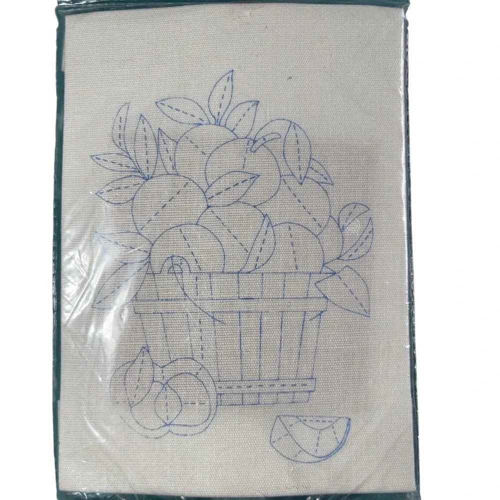 Caron Hallmark Design Collection Crewel Kit Bucket‎ of Apples 6418 Vintage 1974